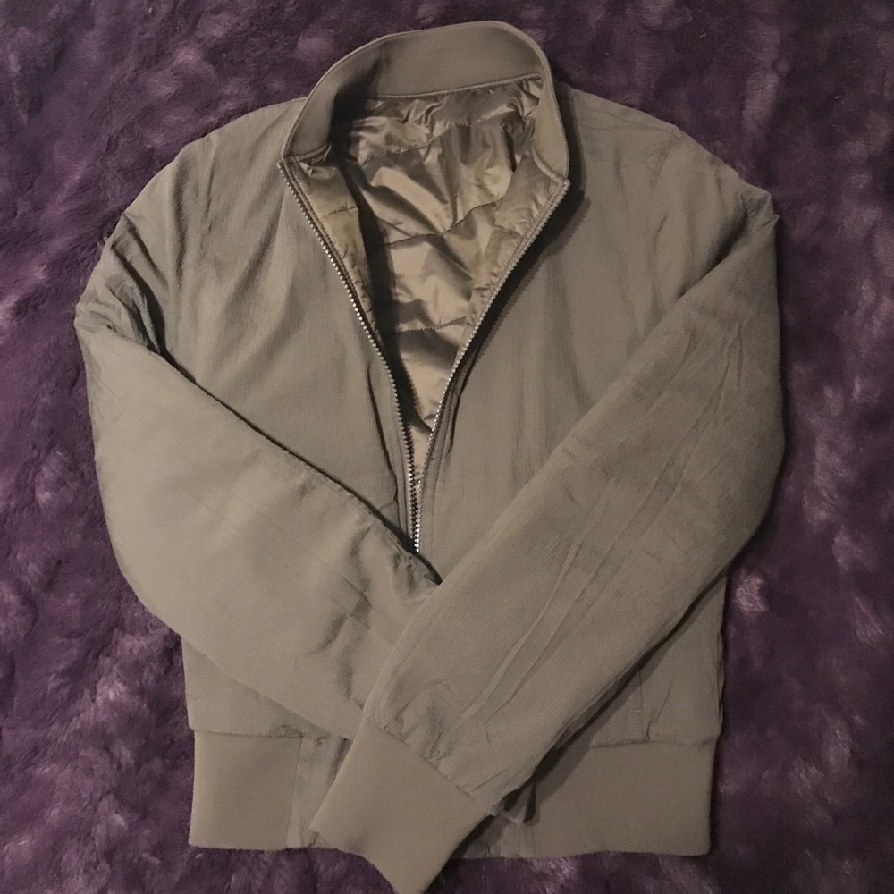 Lululemon NWOT reversible bomber jacket